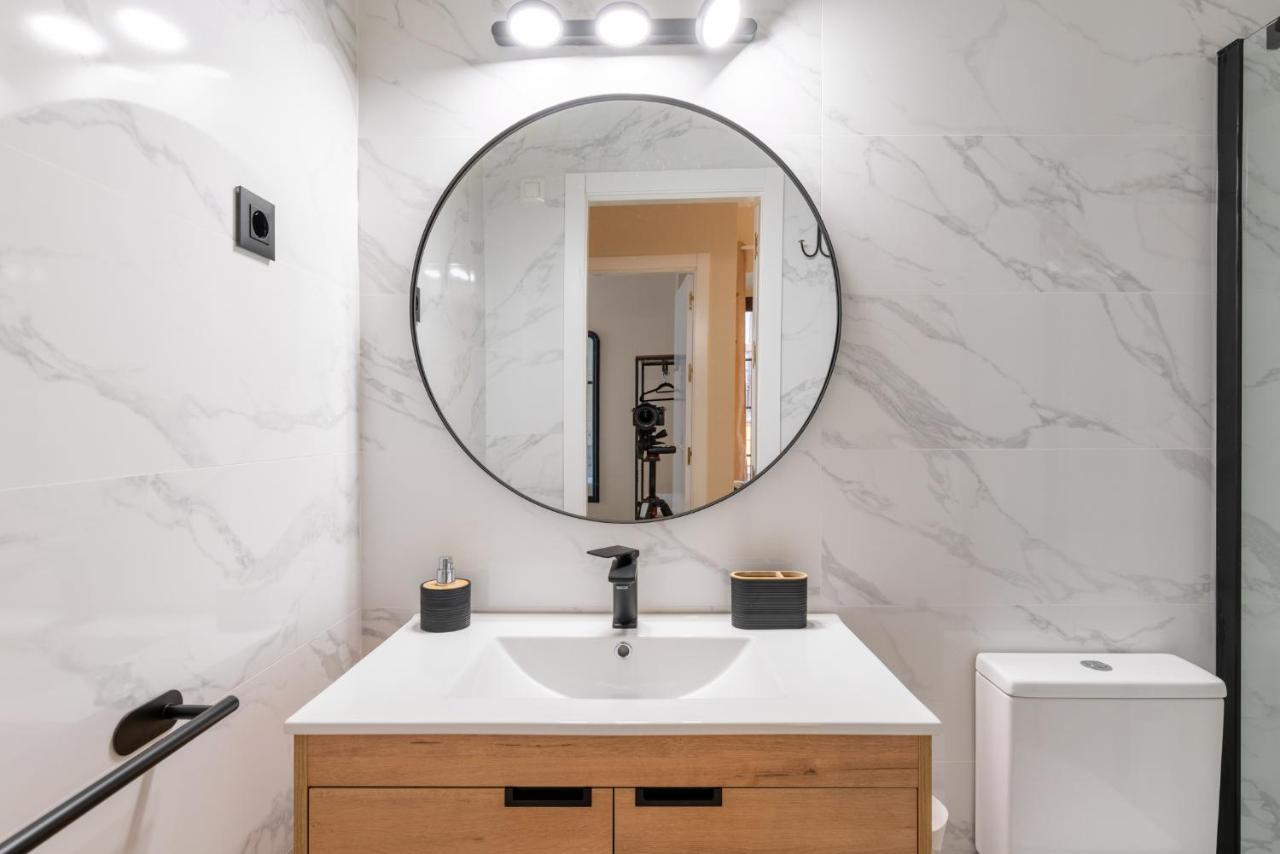 Precioso Y Moderno Apartamento En Centro De Sevilla Bagian luar foto