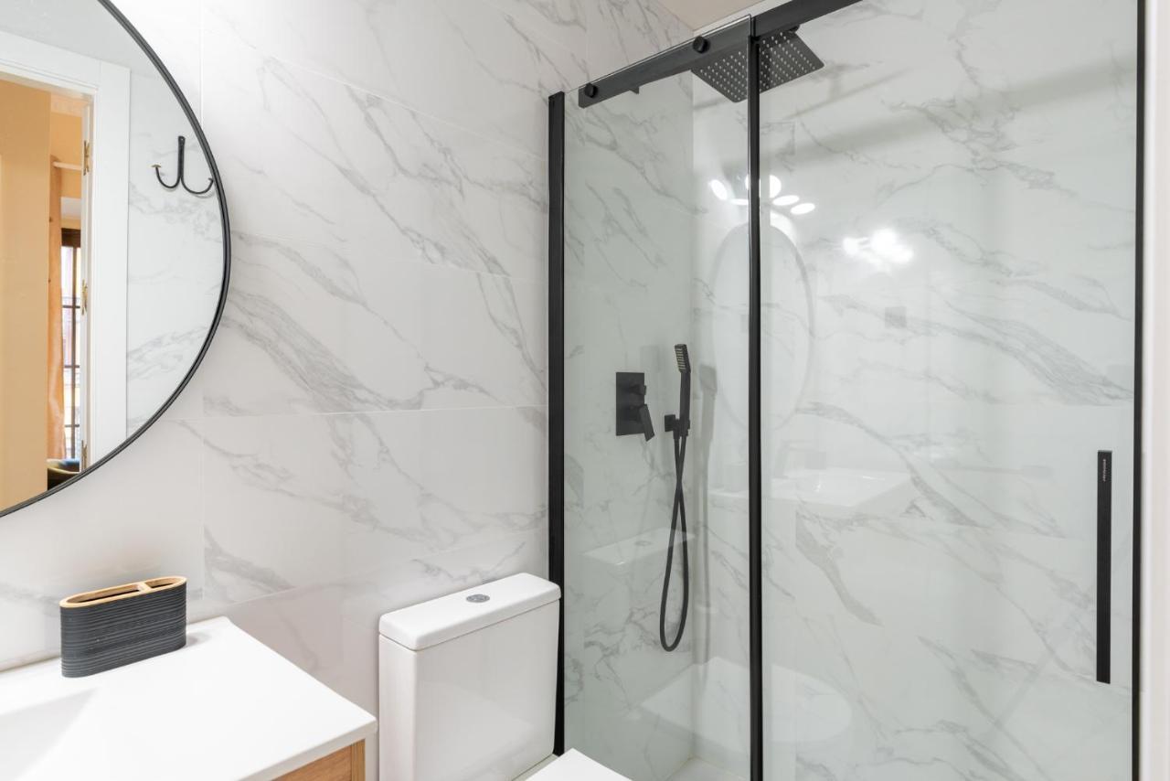 Precioso Y Moderno Apartamento En Centro De Sevilla Bagian luar foto